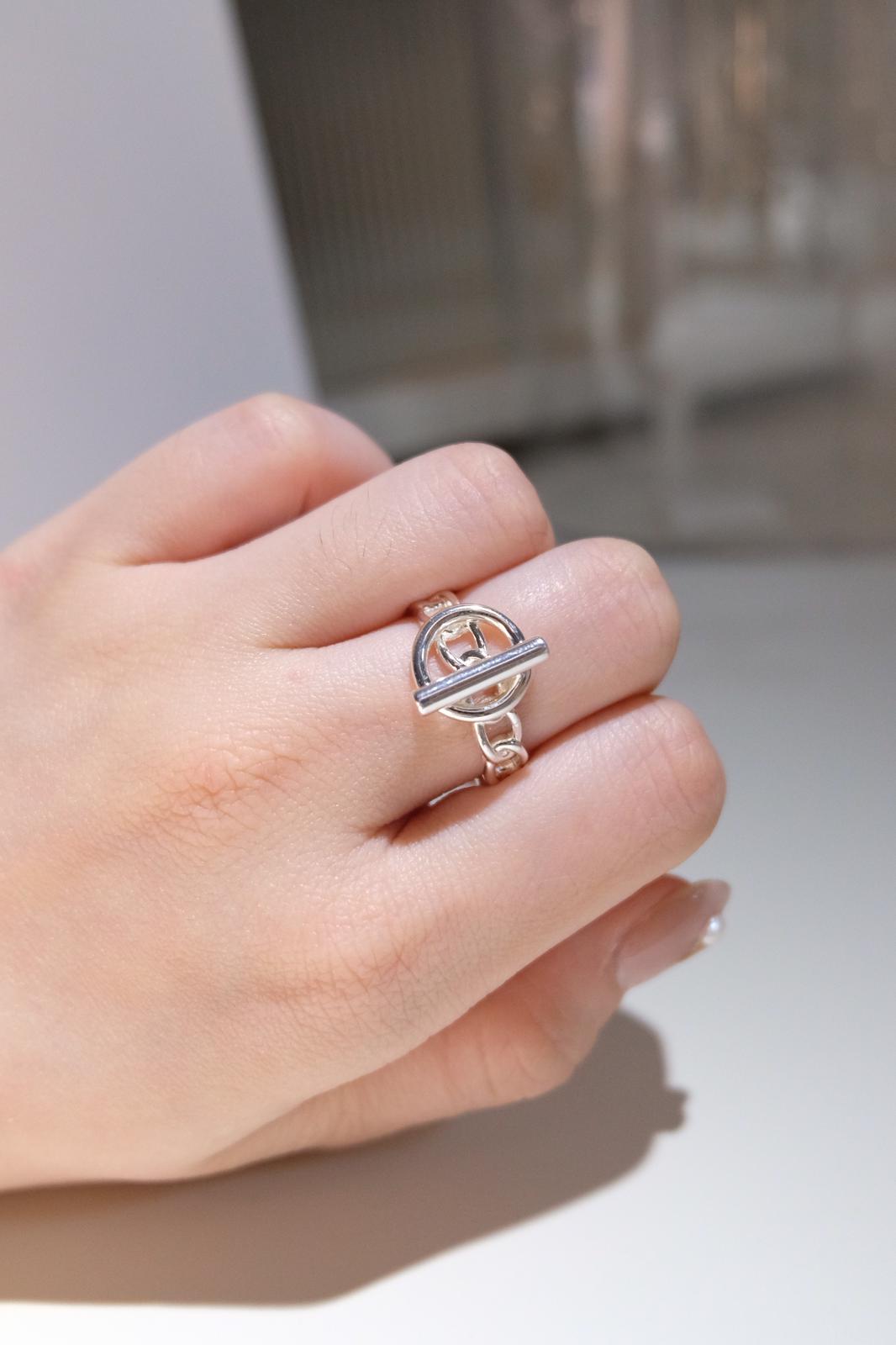 Adjustable Hollow Twist Ring