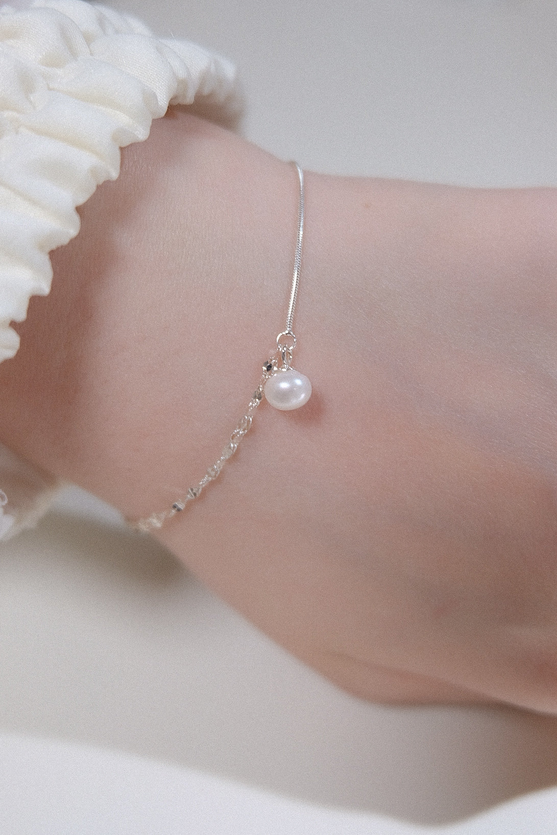 Lustrous Pearl Bracelet