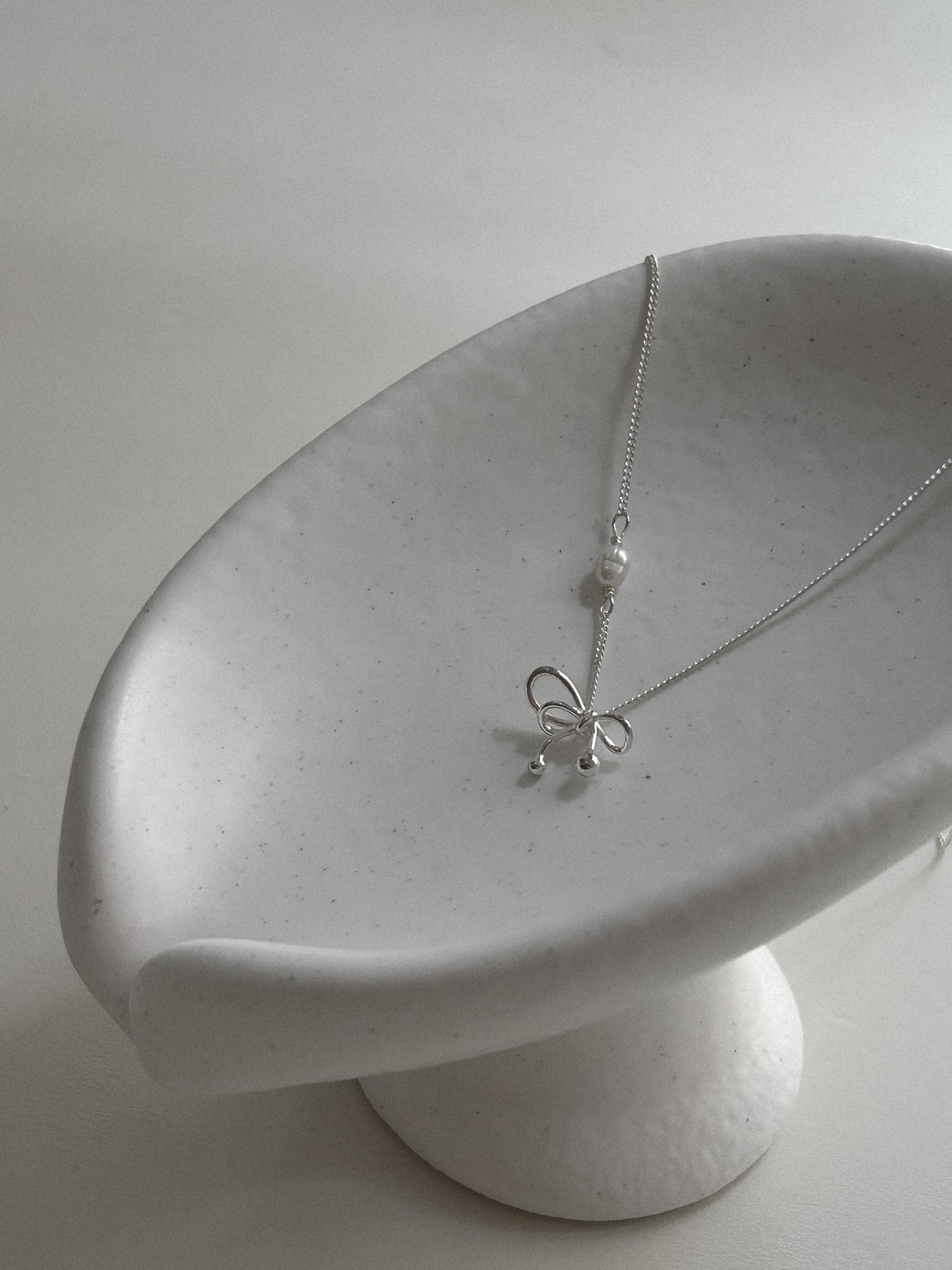 Pearl & Ribbon Necklace